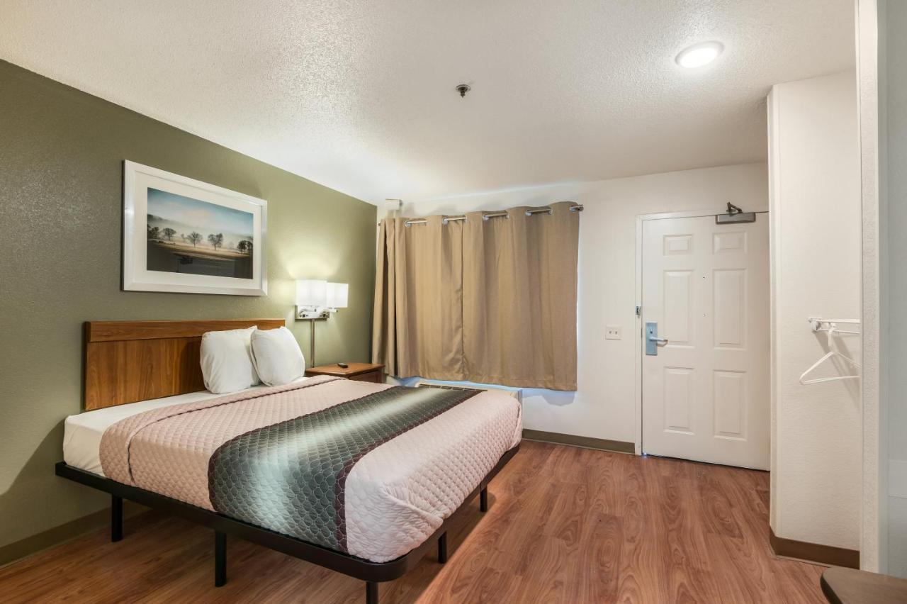 Hometowne Studios By Red Roof Kansas City - Worlds Of Fun Ngoại thất bức ảnh